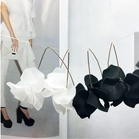 Torrid Black Petal Drop Earrings - Picture 5 of 6